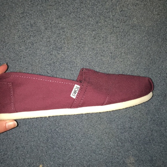 Toms - Picture 2 of 3